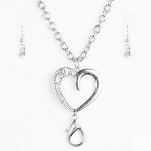 Lanyard Necklace & Earrings - A Big Heart White